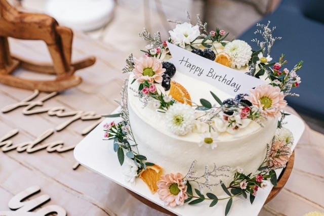 クリスマスに誕生日ケーキが売ってない！当日でも買える店と代替案