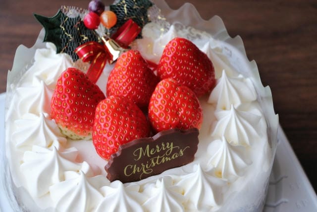 クリスマスケーキの受け取りが遅れる時の対処法は？連絡の重要性
