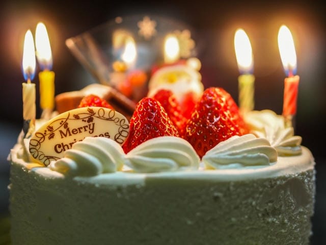 クリスマスケーキにろうそくを立てるのはなぜ？由来や意味について