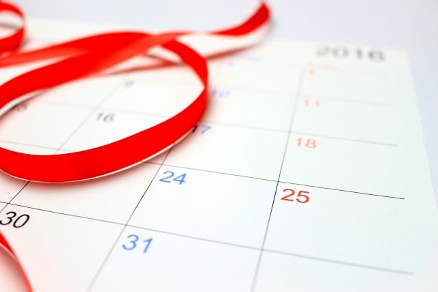クリスマスデートは24日と25日のどっちがいい？意味合いや選択基準