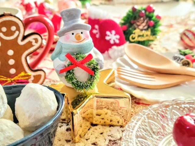 クリスマスパーティーは24日と25日のどっちが良い？背景と選び方