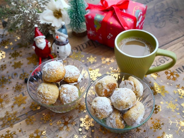 サンタクロースにクッキーとミルクを用意するのはなぜ？由来や意味